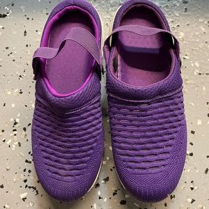 Mesh athletic women’s shoes. Size 9